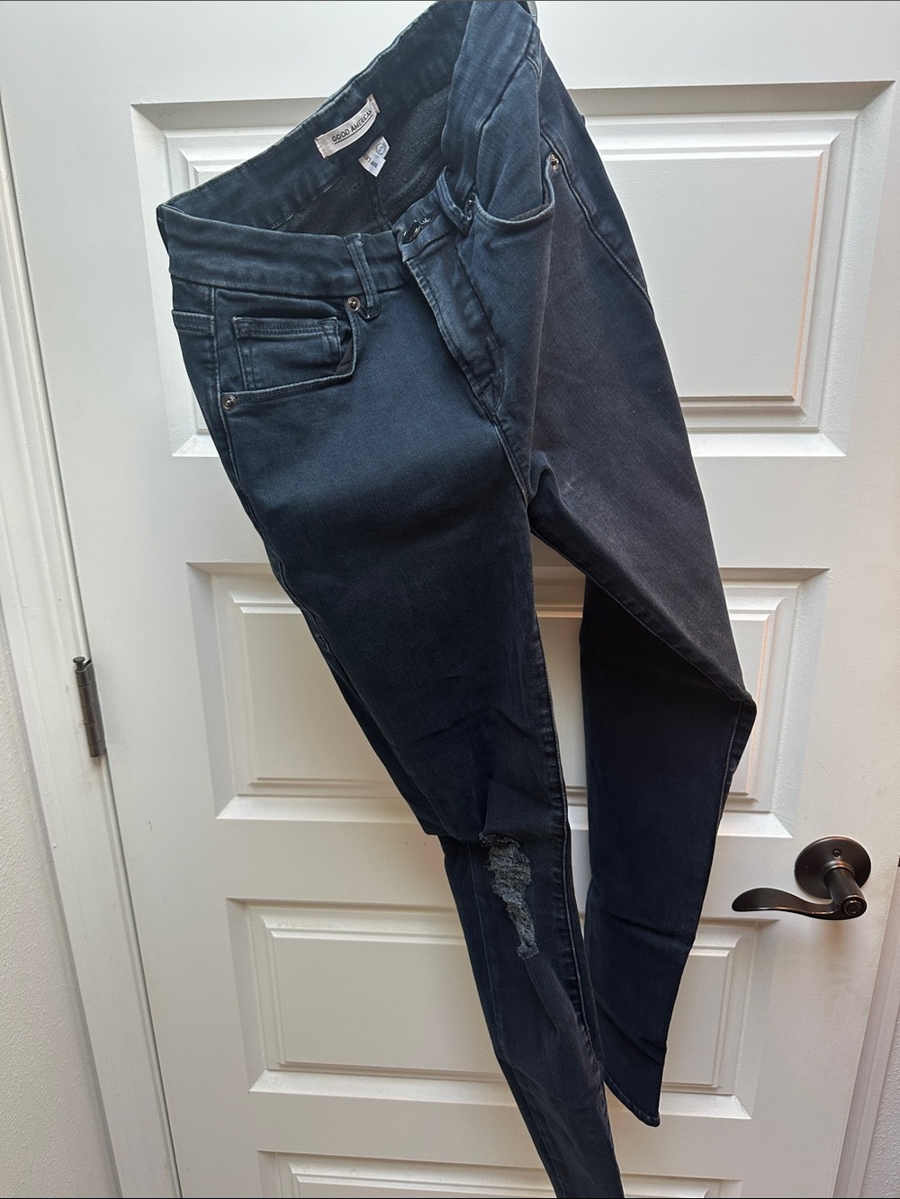 Good American dark blue Skinny Jeans with Knee Distress